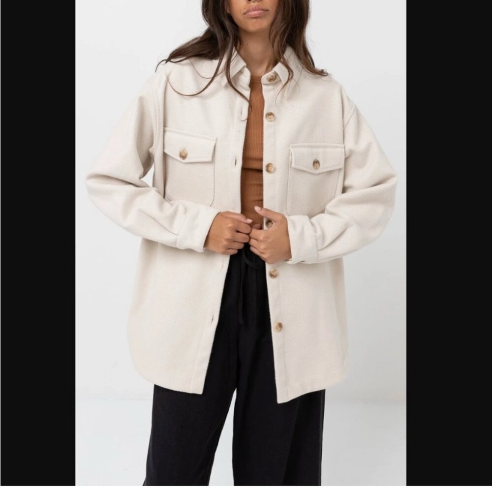 Rhythm Women's Cream Shacket

Size Medium